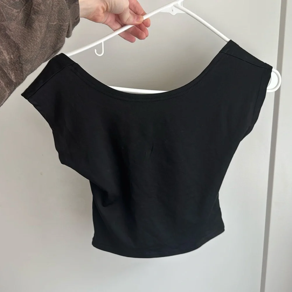 Black Open Back Top - Picture 6 of 7